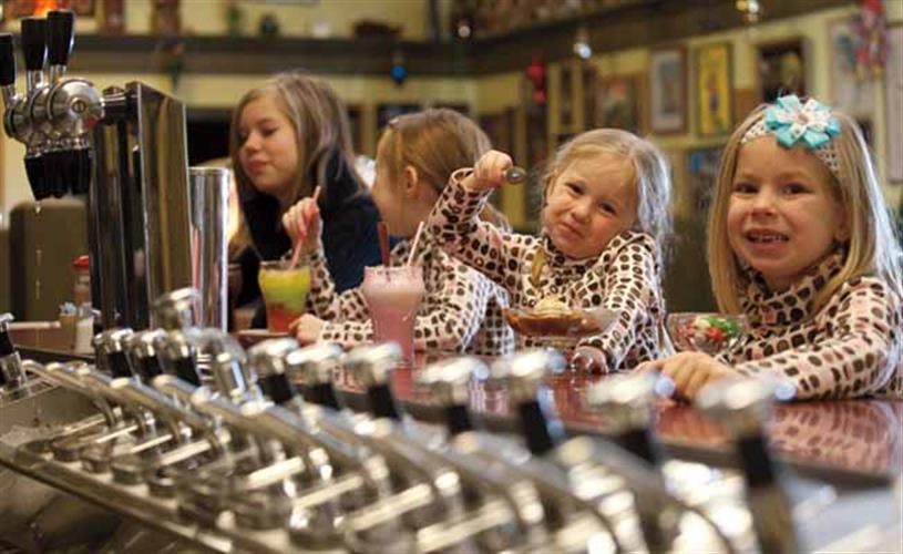 The Parrot Confectionery: soda fountain