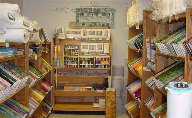 Quilter's Corner Etc: interior