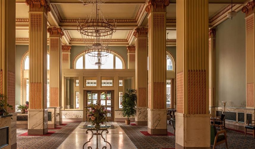 Finlen Hotel & Motor Inn: lobby of Finlen Hotel