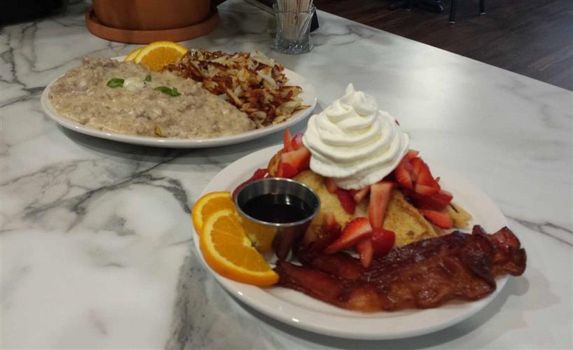 Bread and Butter Cafe: 