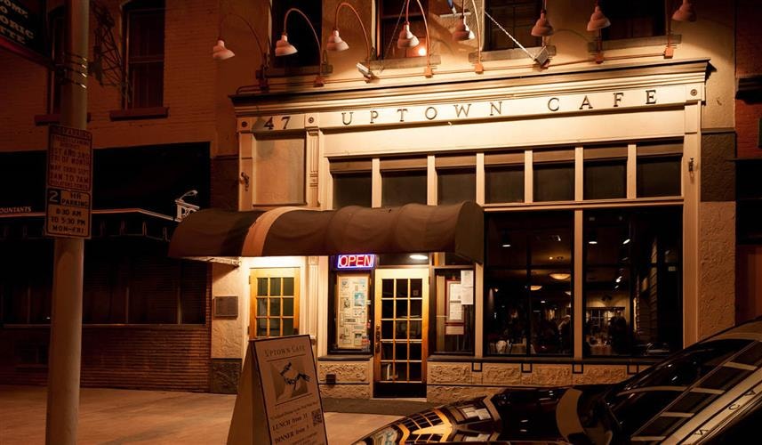 Uptown Cafe: exterior