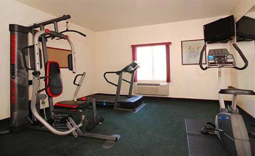 Quality Inn: exercise room