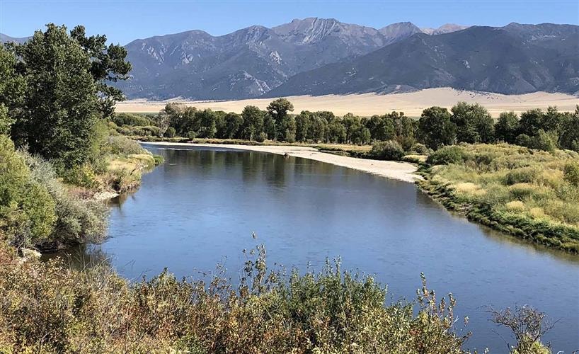 RiverRest Luxury Cabin Rental: 