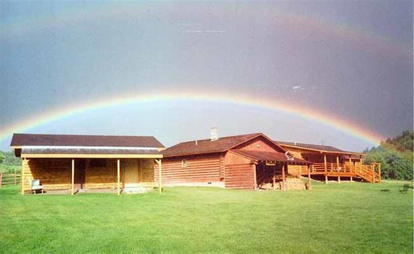 Hidden Hollow Hideaway Cattle & Guest Ranch: 