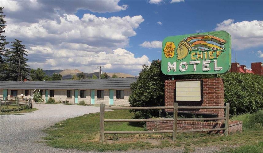 Chief Motel: 
