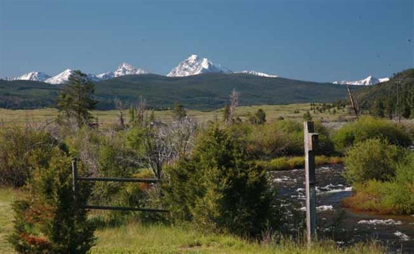 Twisted Fork Ranch: Pintlar view