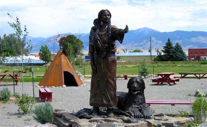Madison County Lewis & Clark Interpretive Park: statue at park