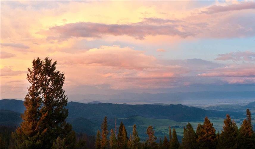 Feathered Pipe Ranch: Yoga & Personal Growth Retreat Center: 