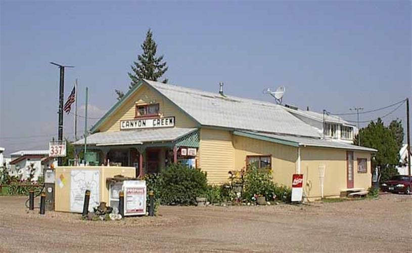 Canyon Creek Country Store: exterior