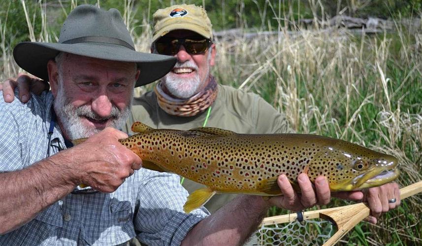 FishTales Outfitting: 