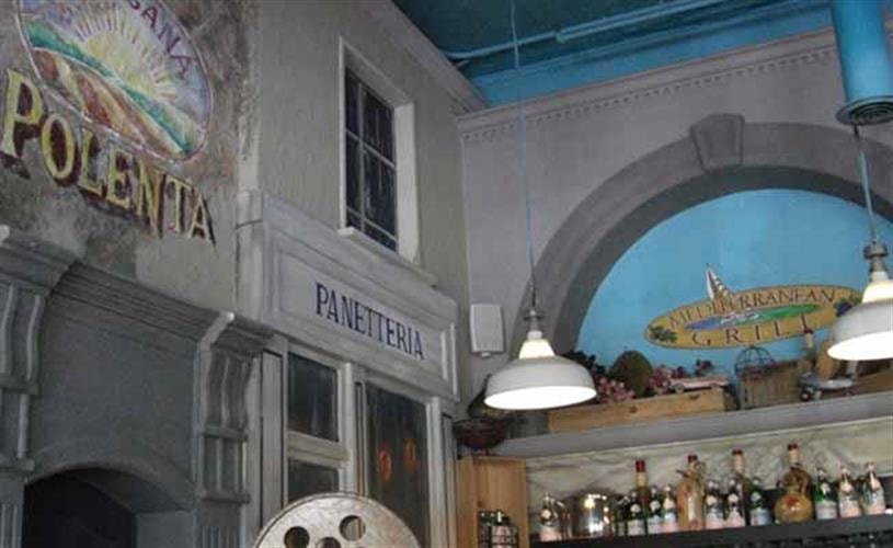 Mediterranean Grill: interior