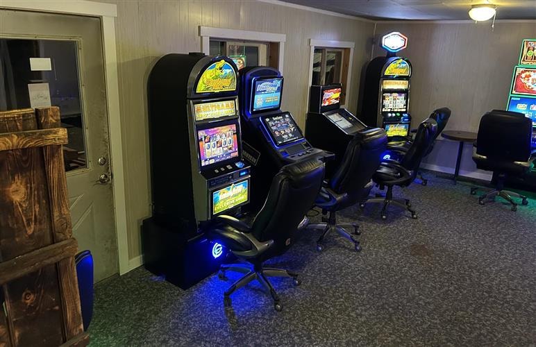 Hunters Alley Sports Bar & Grill: 