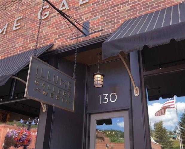 Illume Gallery West: 