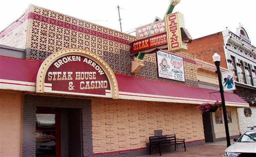 Broken Arrow Casino & Steak House: front of building