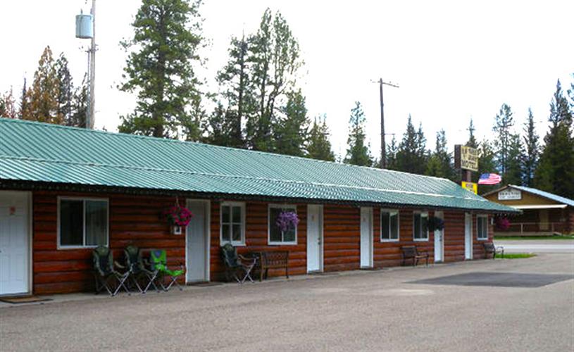Three Bears Motel: exterior
