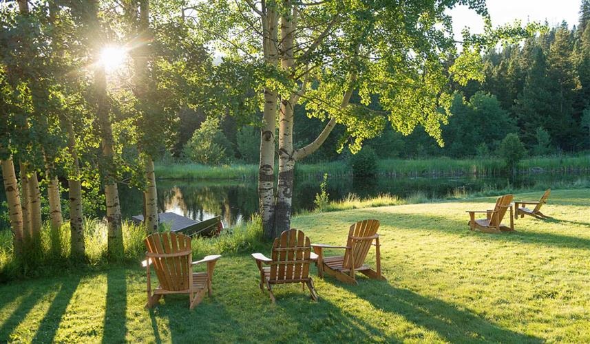 Feathered Pipe Ranch: Yoga & Personal Growth Retreat Center: 