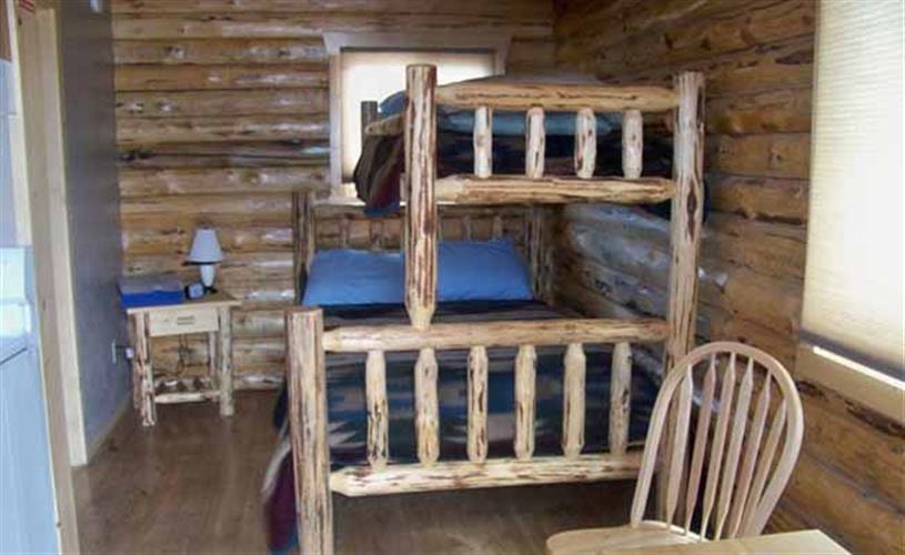 Elk Mountain Lodging: bedroom