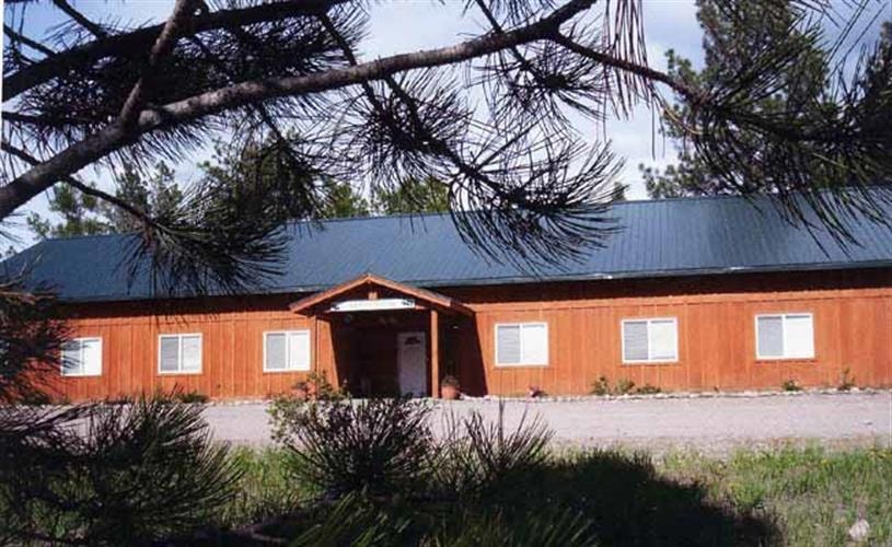 Blackfoot River Inn: exterior