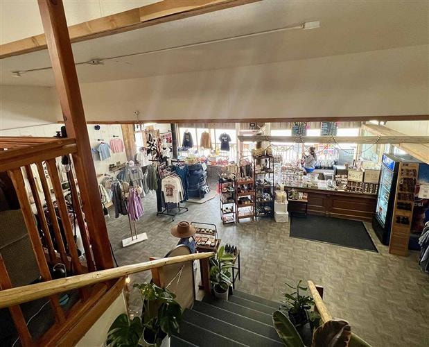 Lightning Bug Coffee Shop & Boutique: 