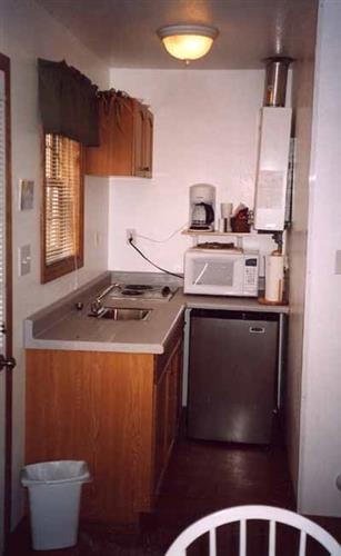 Willis Station: kitchen