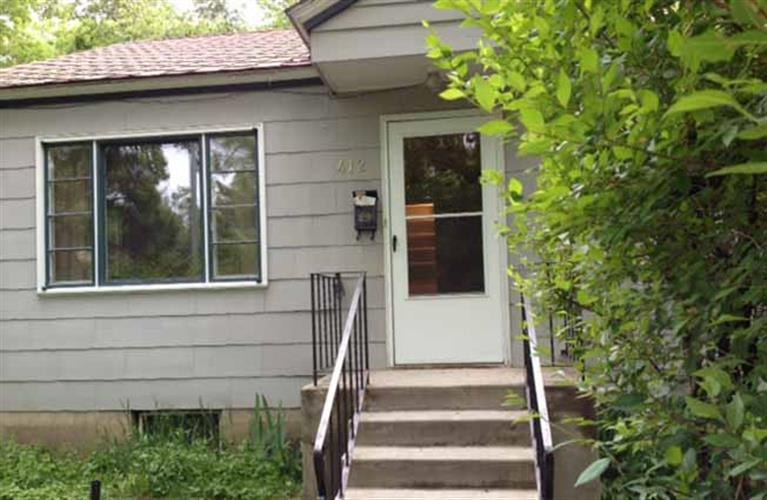 The Helena House: exterior