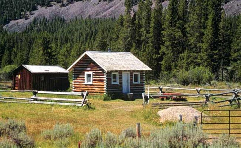 Moose Lake Cabin: 