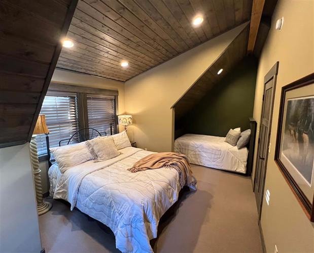 The Echo Lake Getaway: 