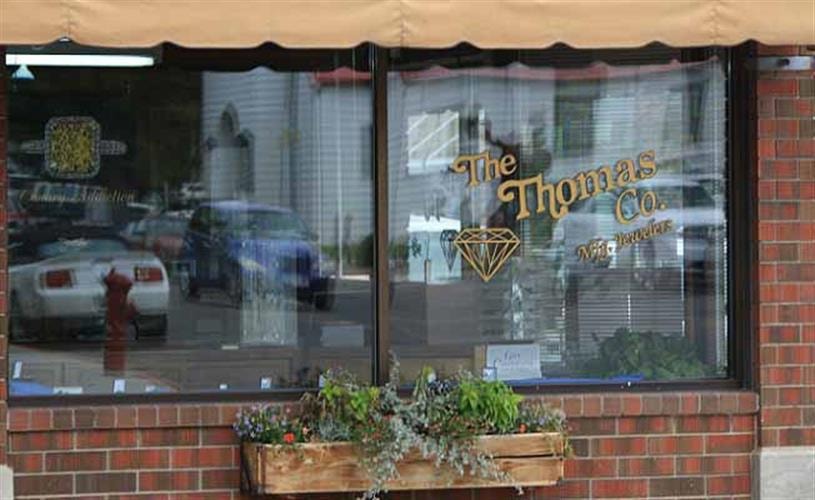The Thomas Company Jewelers: exterior