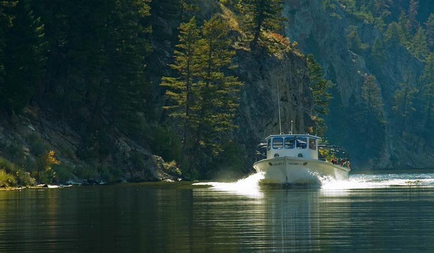Gates of the Mountains Boat Tours: boat