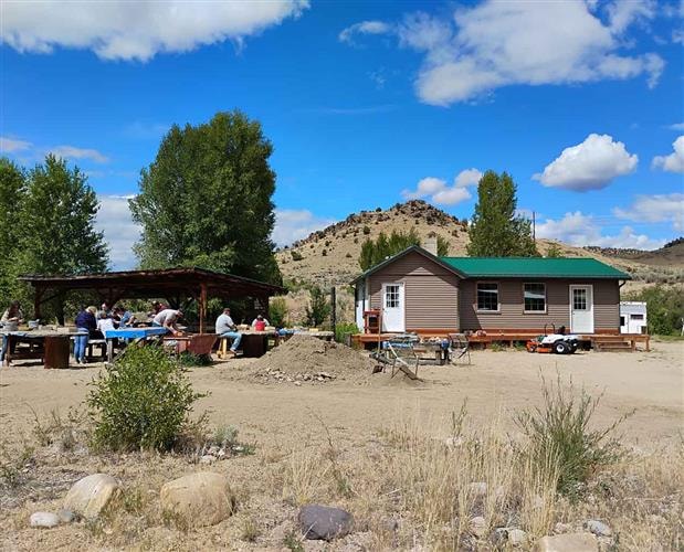 Red Rock Mine and Garnet Gallery: 