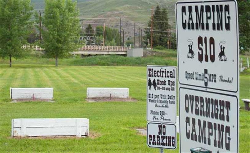 Town of Drummond Campground: horseshoes