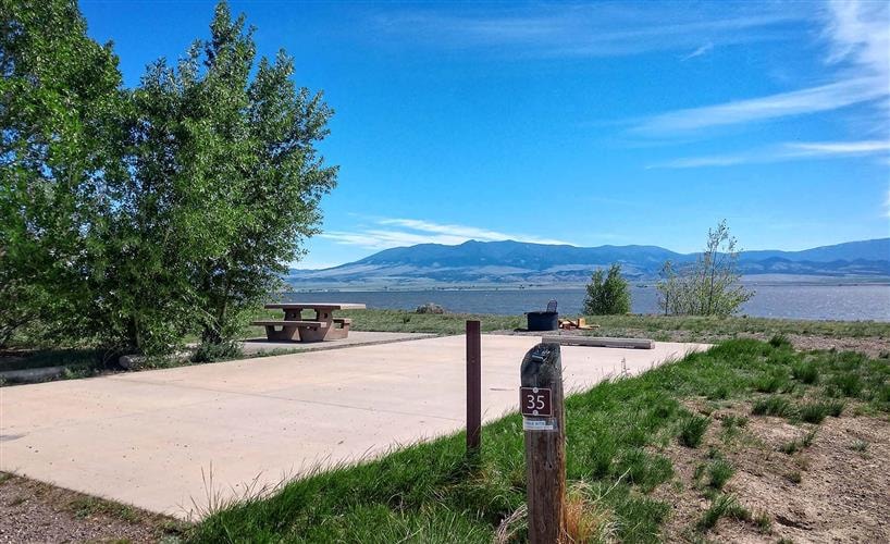 The Silos Marina & Campground: 