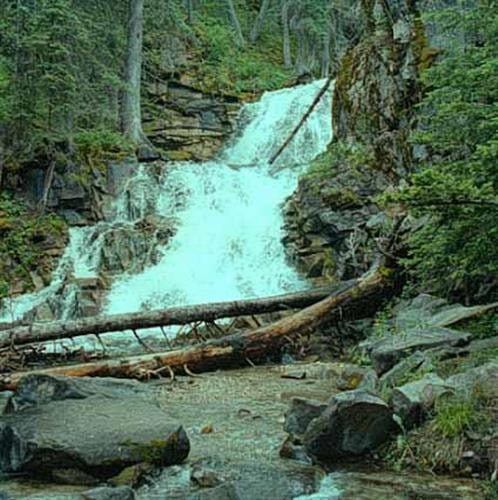 Ford Creek Guest Ranch: waterfall