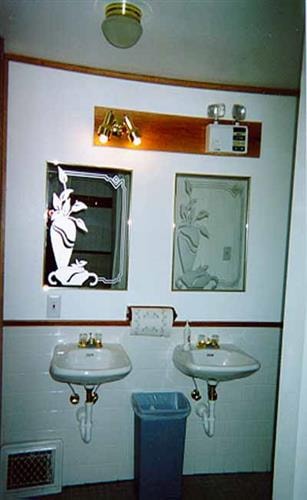 Riverfront RV Park: bathroom