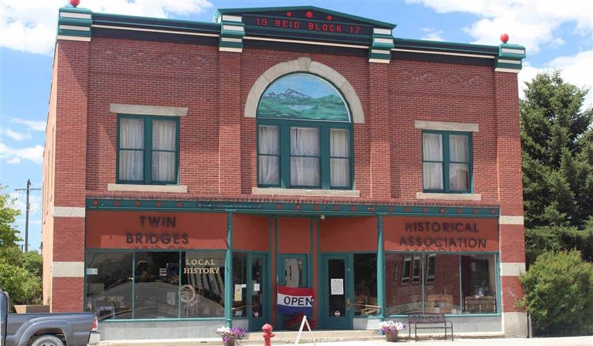 Twin Bridges Historical Association Museum: 
