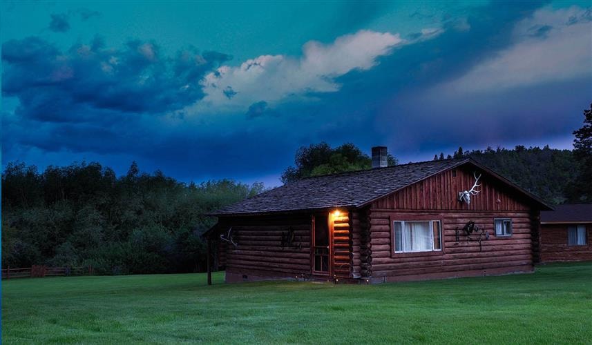 Hidden Hollow Hideaway Cattle & Guest Ranch: 