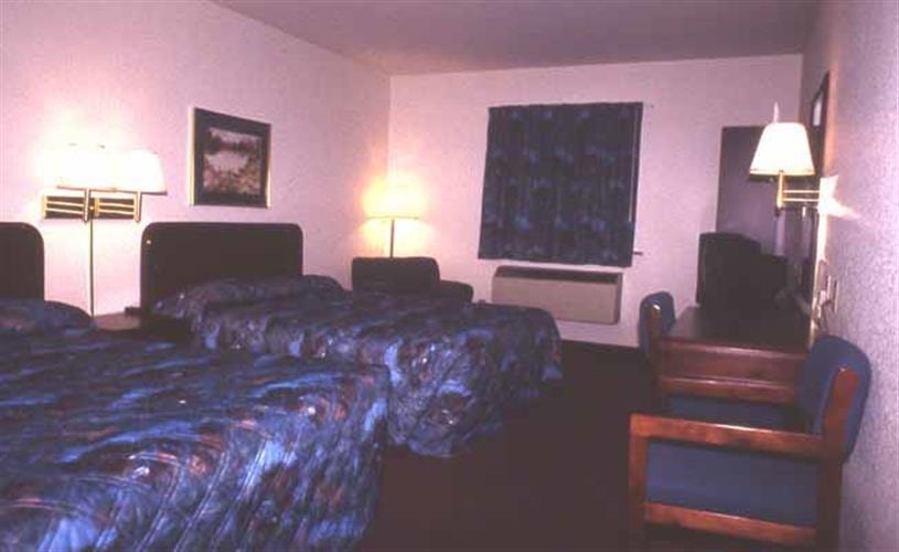 Super 8: interior of room