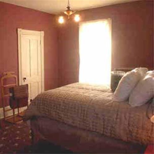 Sleepy Senator Tourist House: bedroom