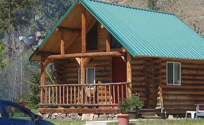Chalet Bearmouth RV Park: cabin