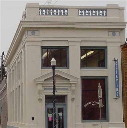 Quilter's Corner Etc: exterior of store