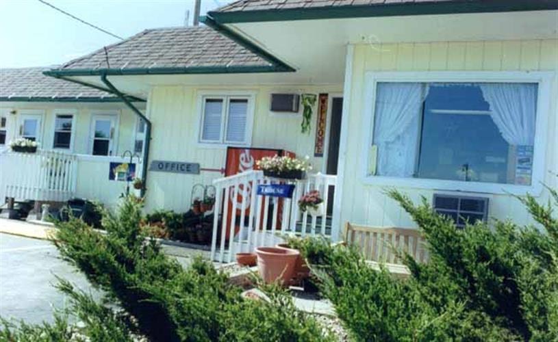 Knight's Extended Stay: exterior