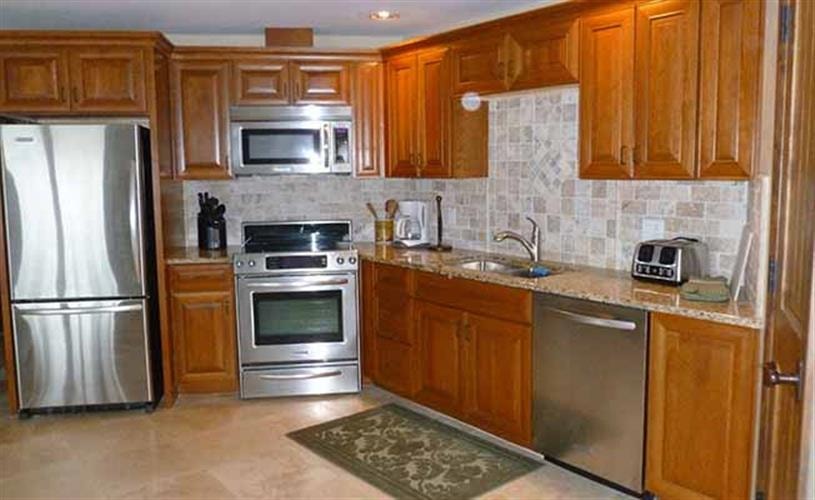 The River House: kitchen