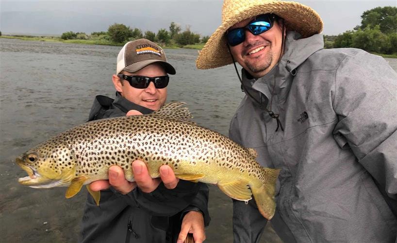 RiverRest Luxury Cabin Rental: 