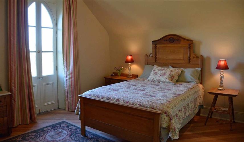 Elling House Arts & Humanities Center: 