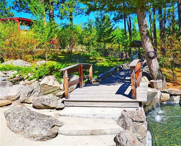 Grizzly Gardens: 
